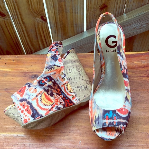 G by Guess Multicolor Patterned Wedges - Picture 9 of 10